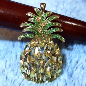 Pineapple Pendant/Keychain NWOT
